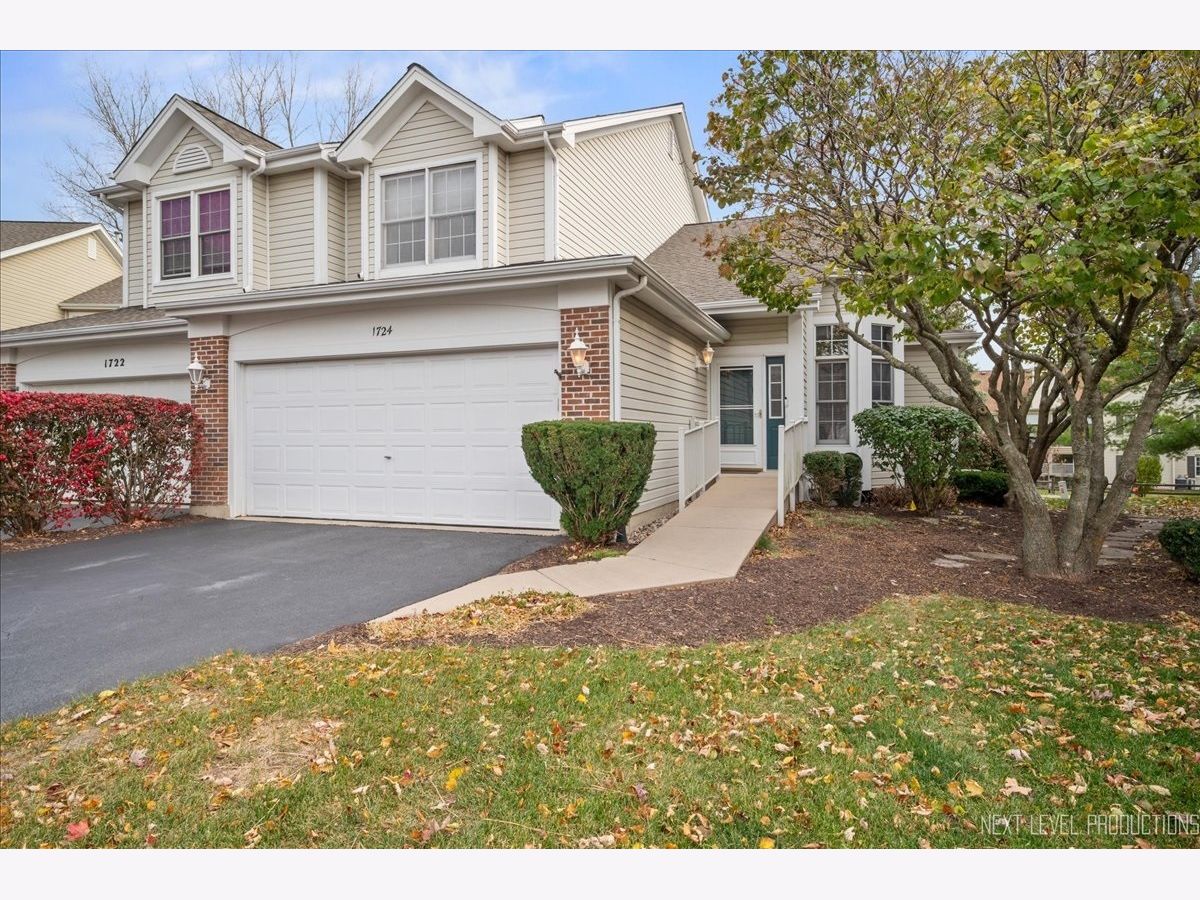 Townhomes Sold Townes Of Fox Chase St Charles Illinois, 1724 Waverly