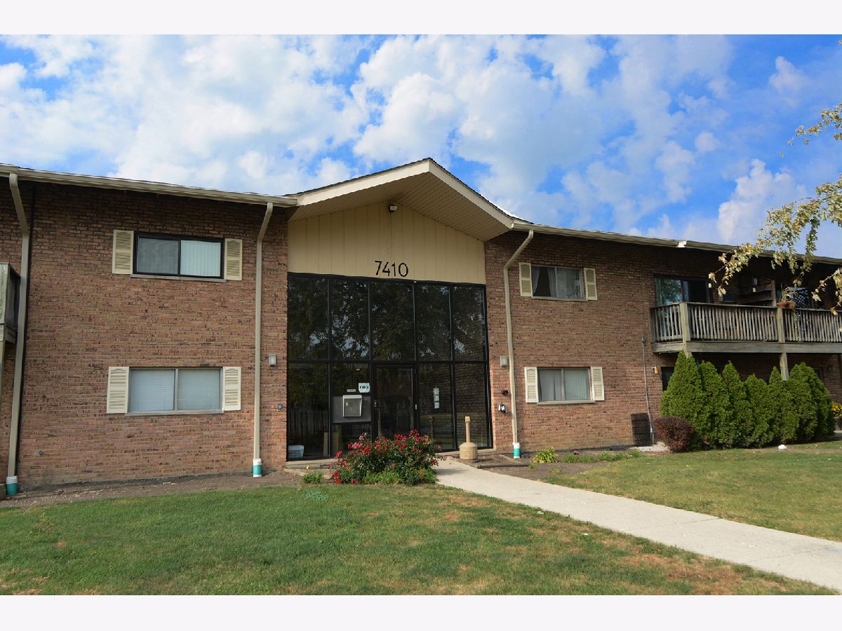 Condominiums Sold Brookdale At Darien Condominiums Darien Illinois, 7410 Brookdale