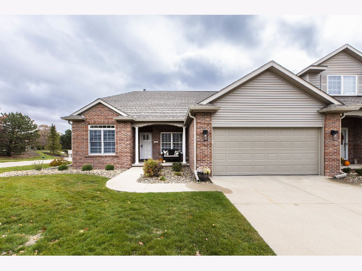 Condos & Townhomes & Homes Sold Spring Ridge Bloomington Illinois, 2 Arbor