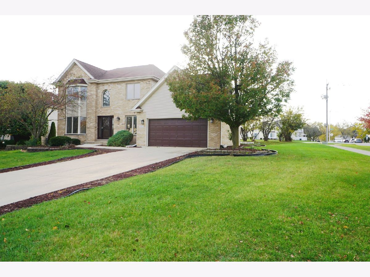 Homes & Townhomes Sold Dynasty Lakes Hazel Crest Illinois, 18450 Carrington