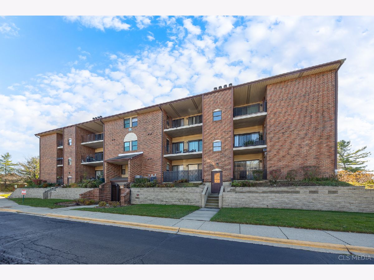 Condominiums Sold Chatham Place Buffalo Grove Illinois, 760 Weidner