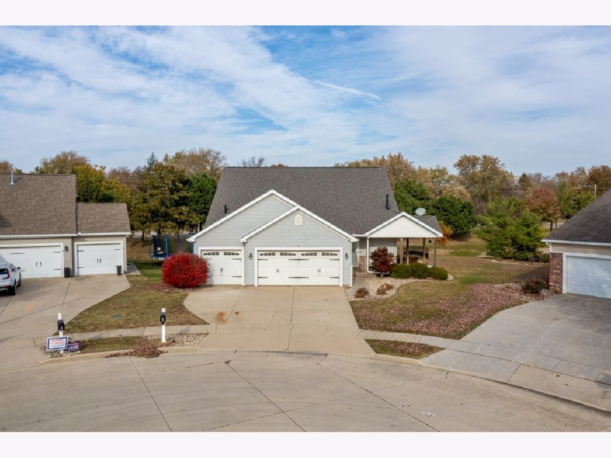 Homes & Condos & Townhomes Sold Old Farm Lakes Bloomington Illinois, 2 Rosewood