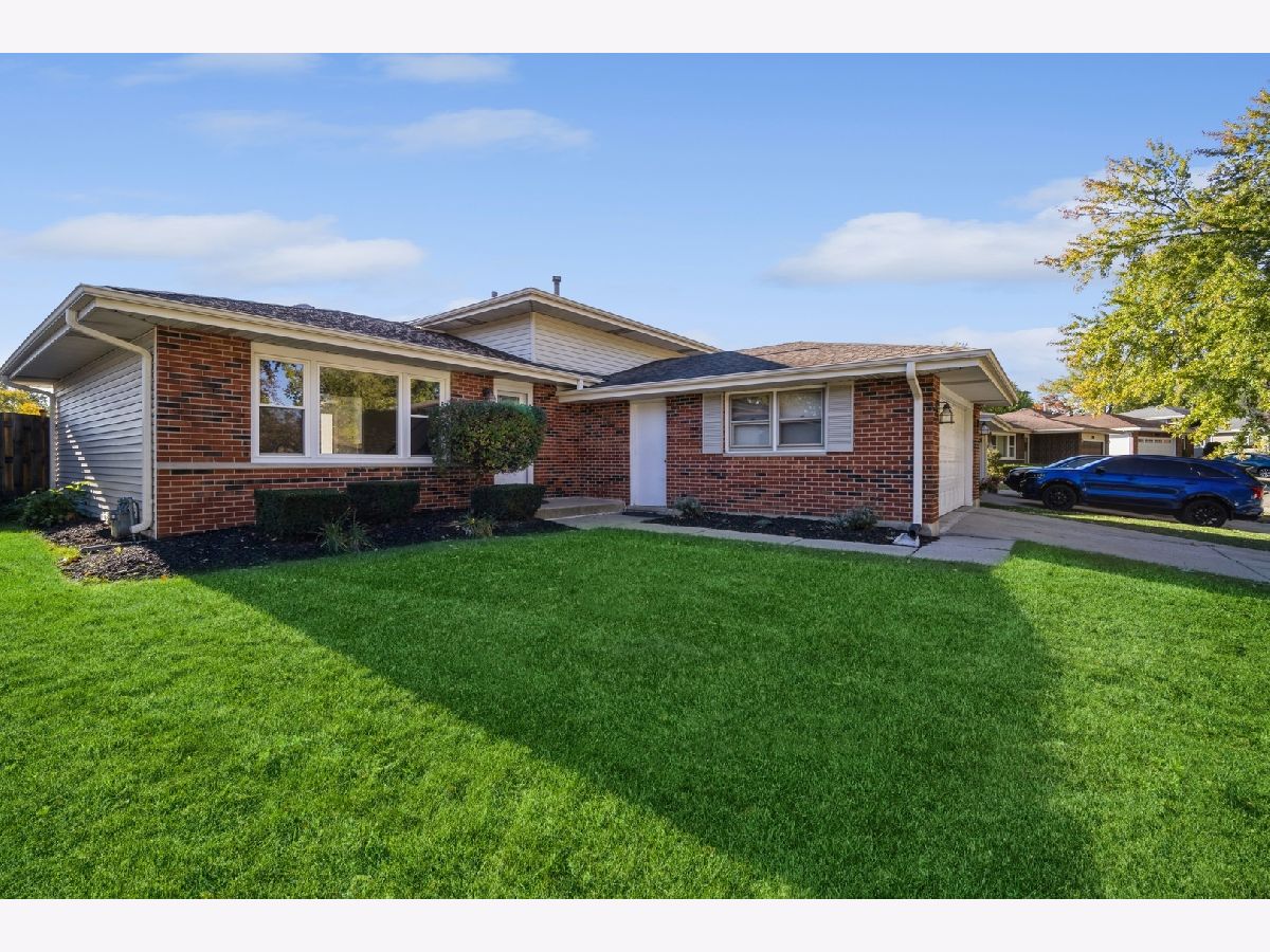 Homes Sold Fair Meadows Palatine Illinois, 857 Marshall