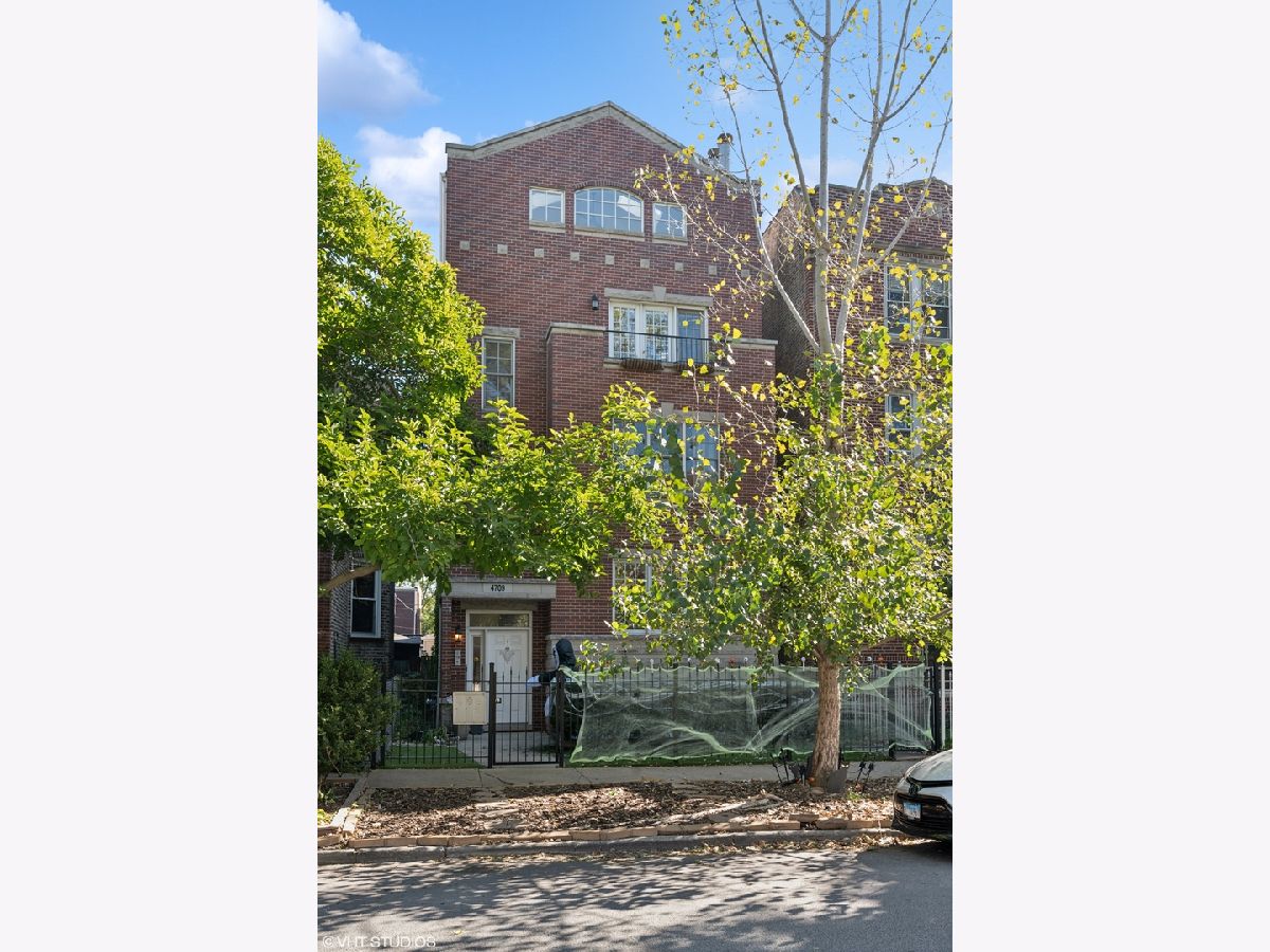 Condominiums & Homes Sold Rockwell Crossing Chicago Illinois, 4709 Rockwell