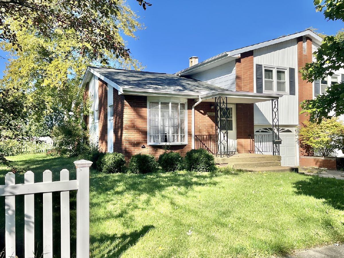 Homes & Condos & Townhomes Sold Prairie Gardens Pontiac Illinois, 1303 Oak