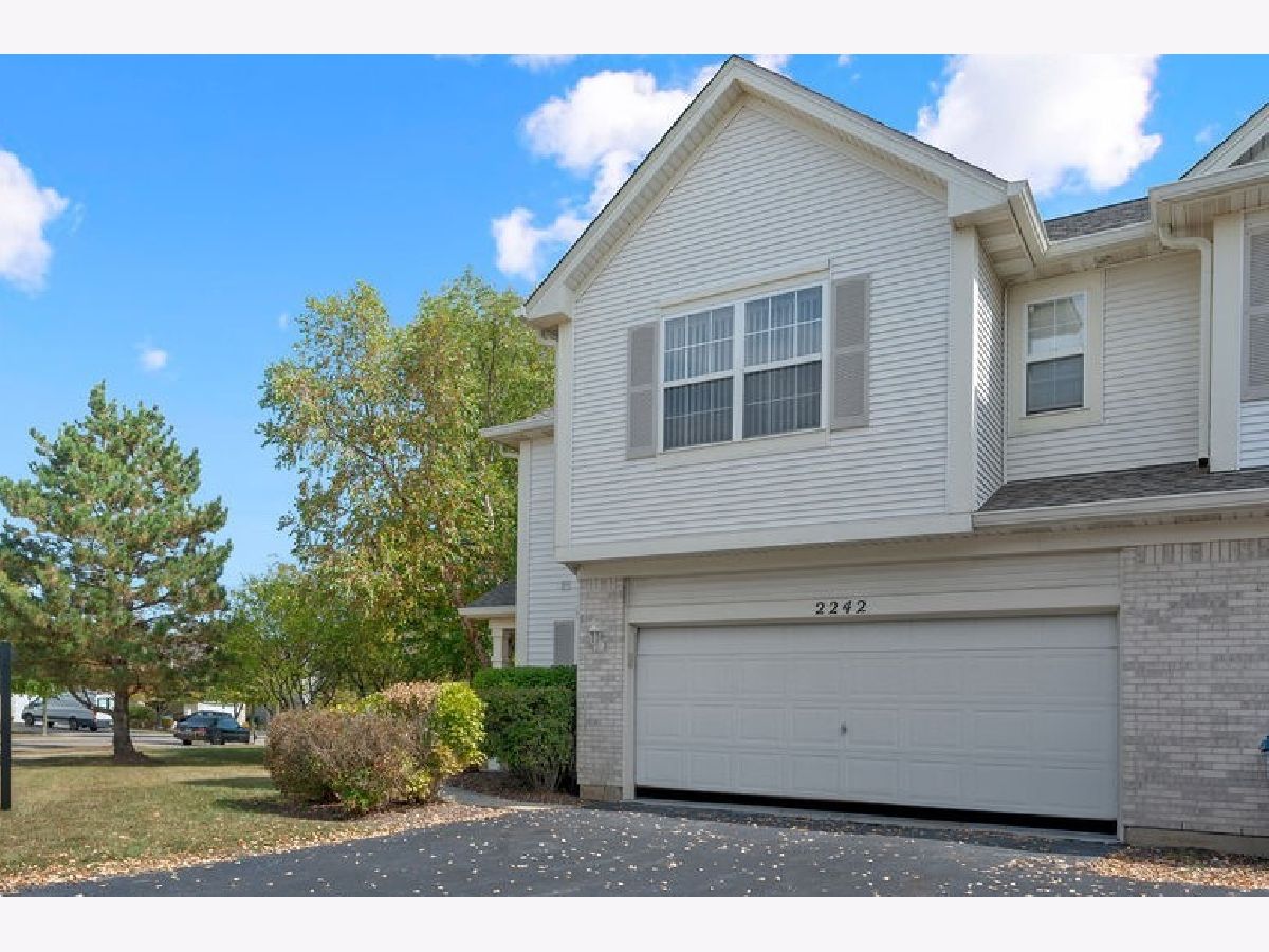 Townhomes Rented Summit Fields Aurora Illinois, 2242 Sunrise