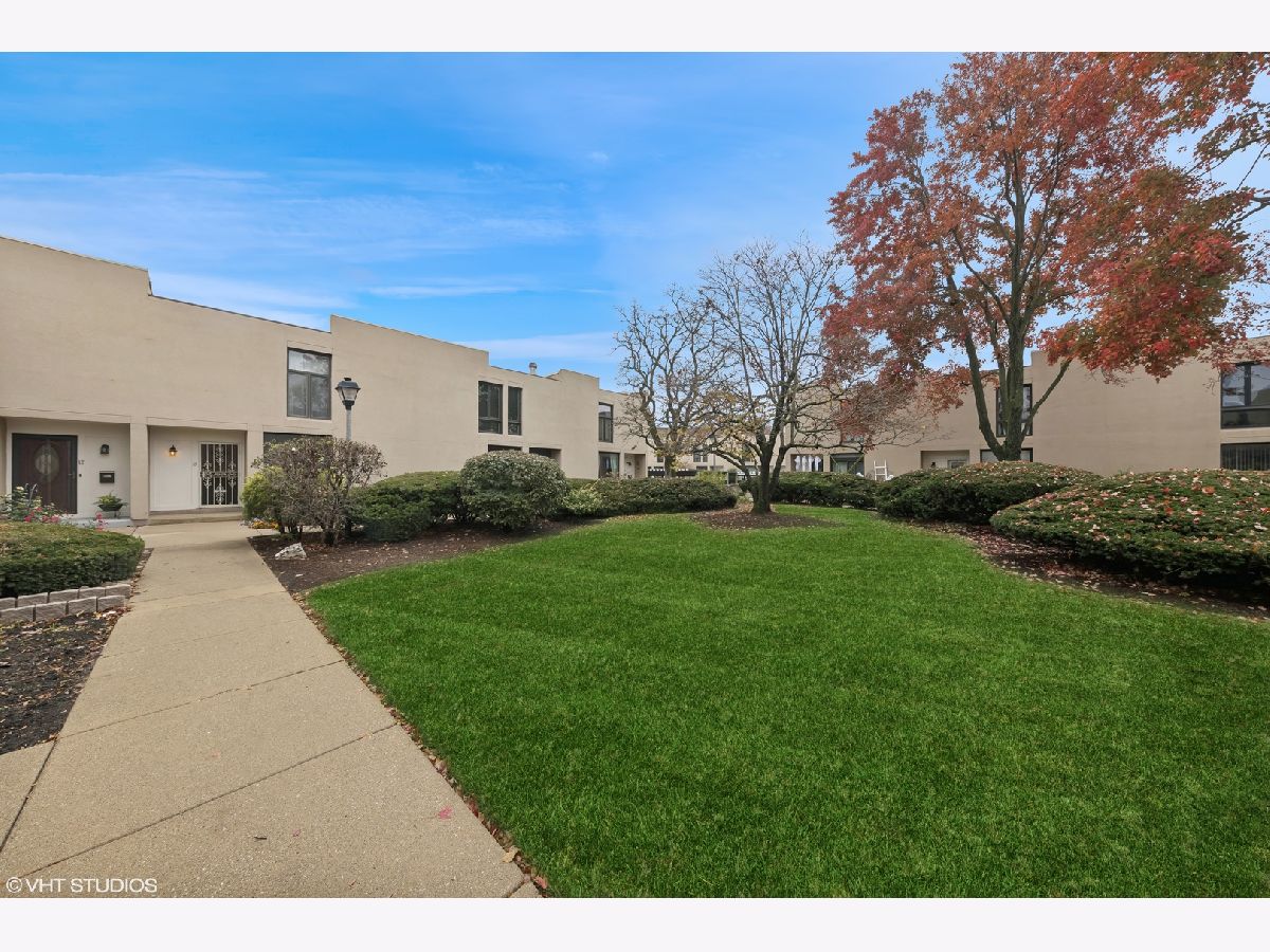 Townhomes & Condos Sold Atrium Elmhurst Illinois, 17 Maple Tree