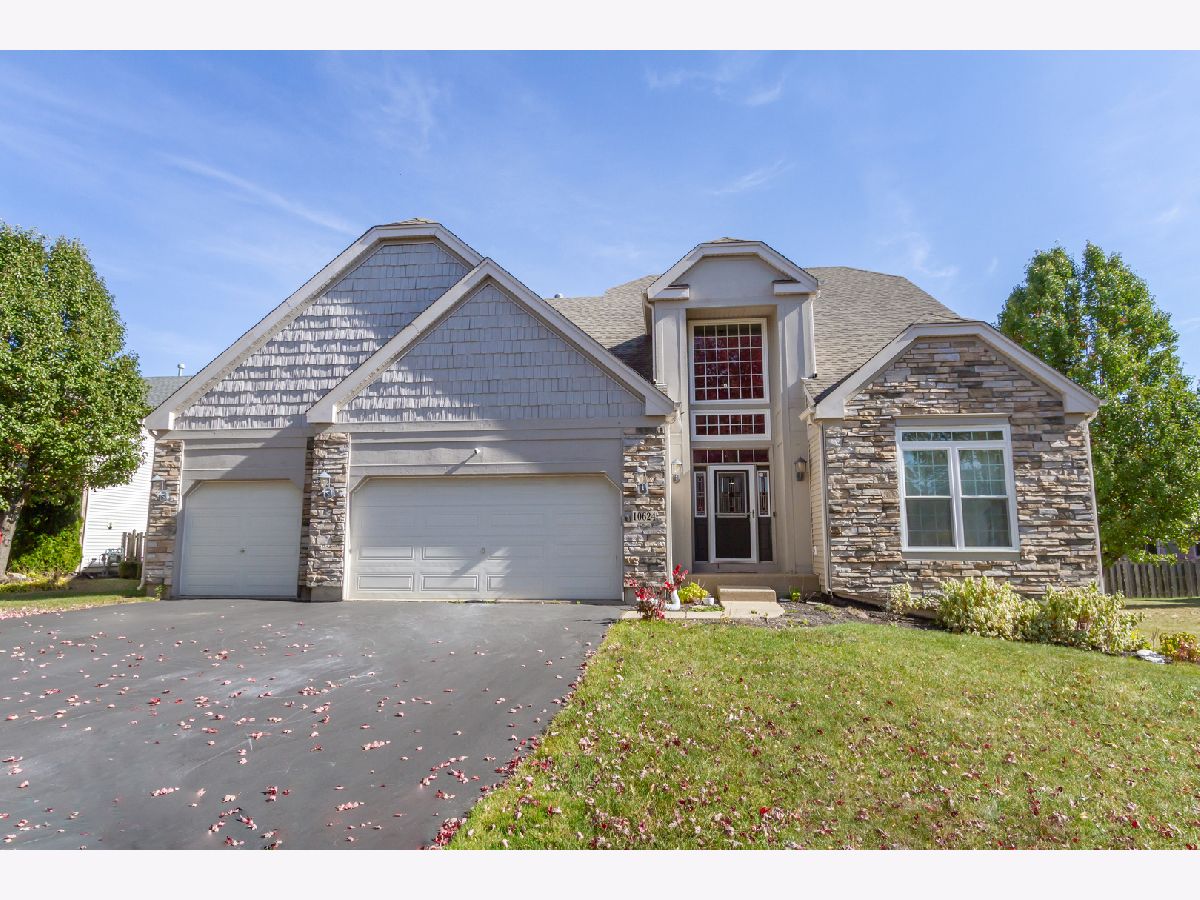 Homes Rented Georgian Place Huntley Illinois, 10624 Lone Star