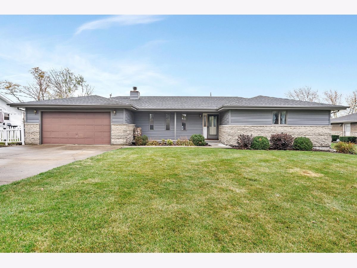 Homes Sold Ranch Oaks Manhattan Illinois, 16011 Diane