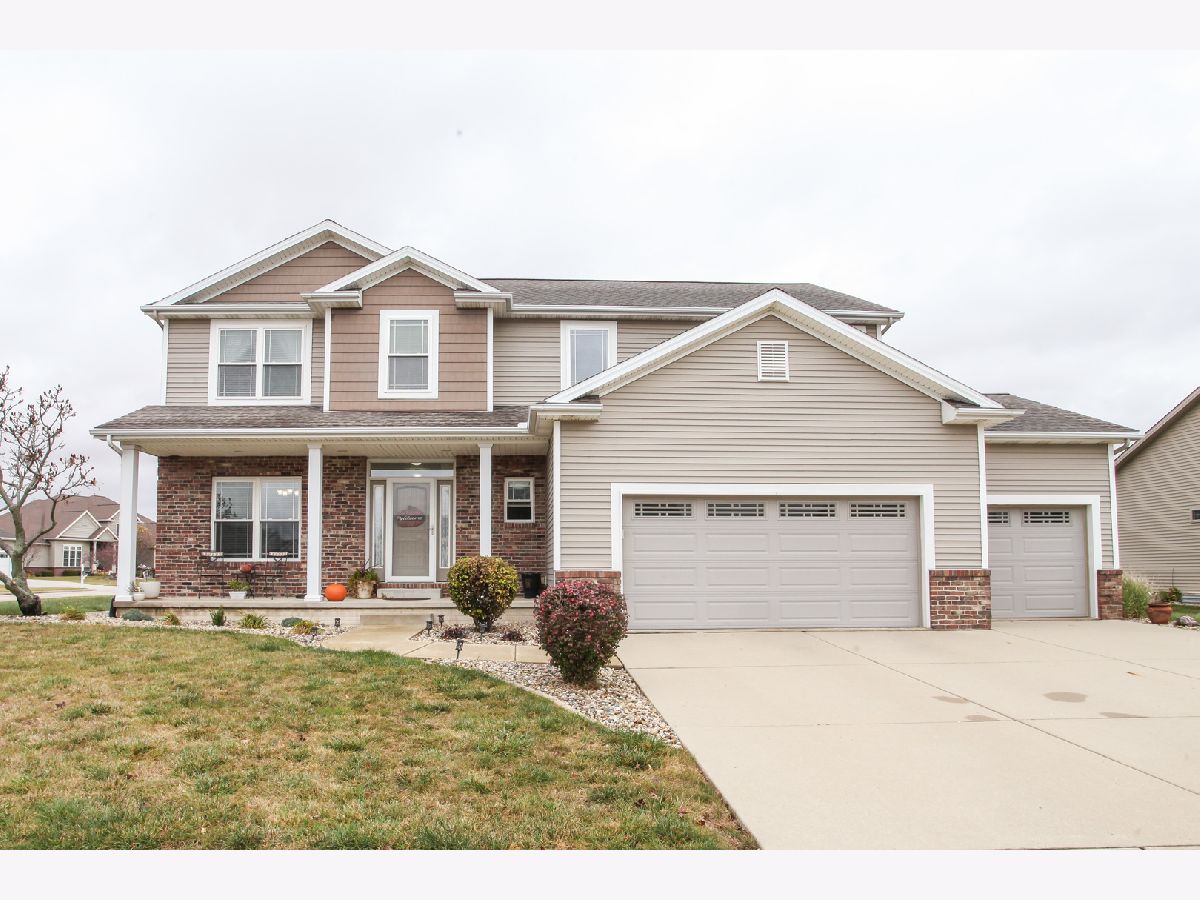 Homes & Condos & Townhomes Sold North Bridge Normal Illinois, 2790 Sedona