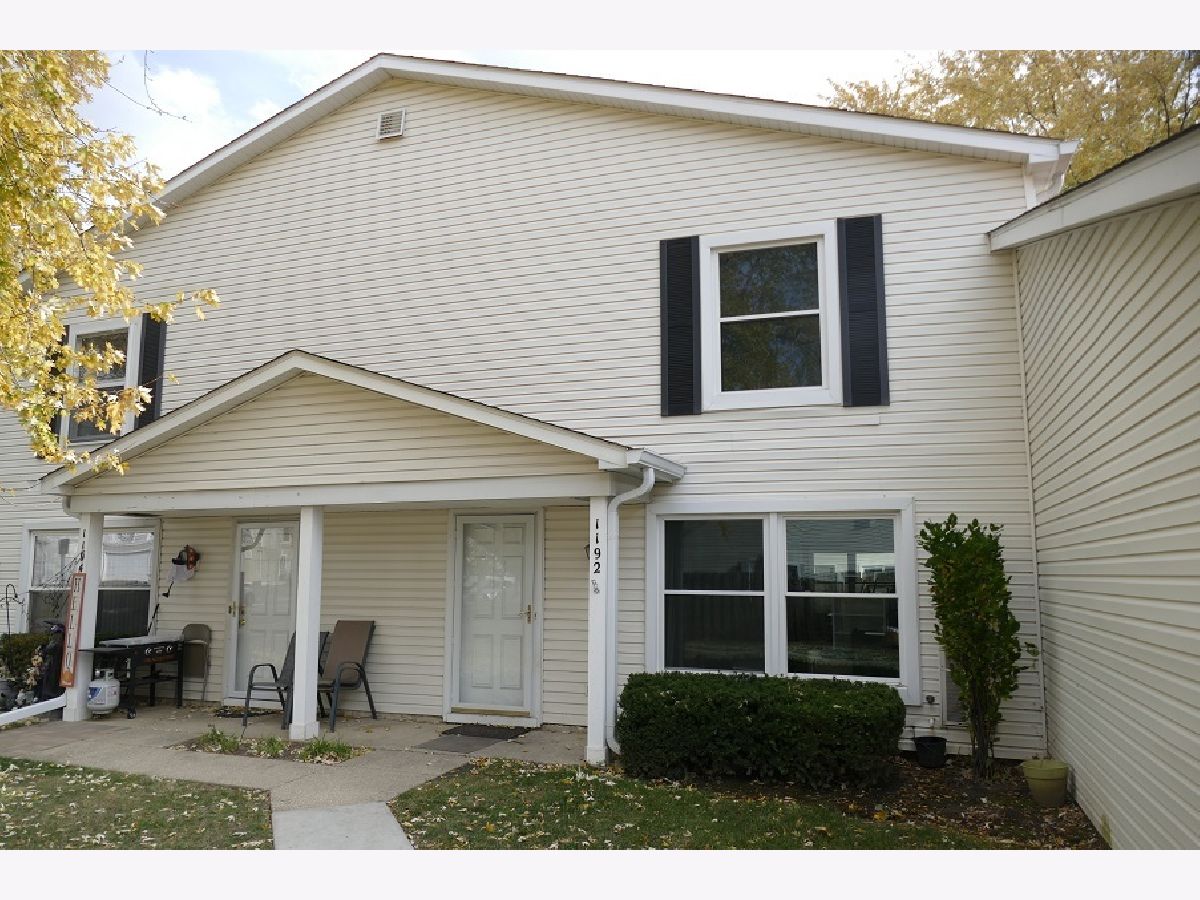 Townhomes & Condos Rented Heritage Manor Palatine Illinois, 1192 Candlenut