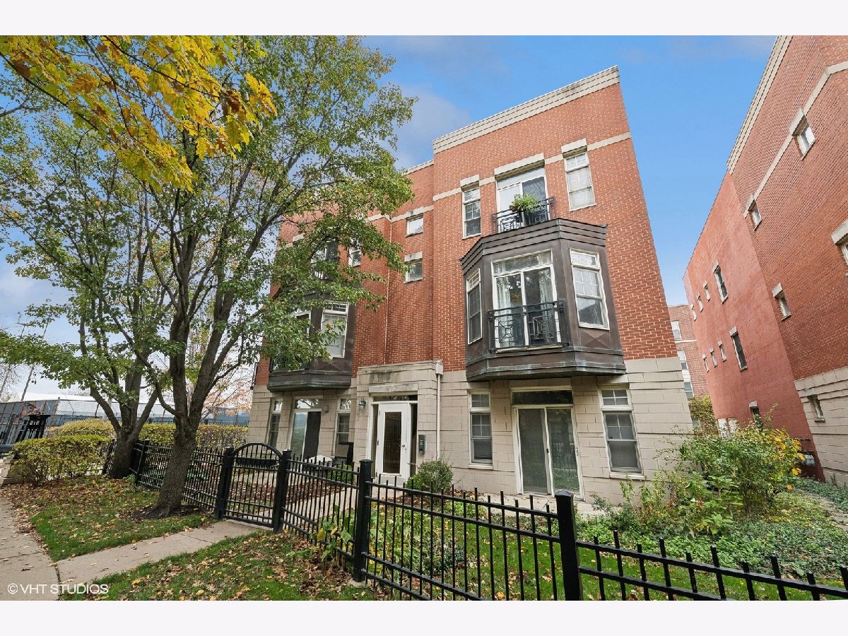 Condos & Townhomes & Homes Sold University Village Chicago Illinois, 820 University