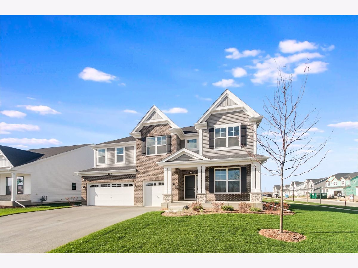 Homes Sold Fieldstone Huntley Illinois, 11303 Trenton