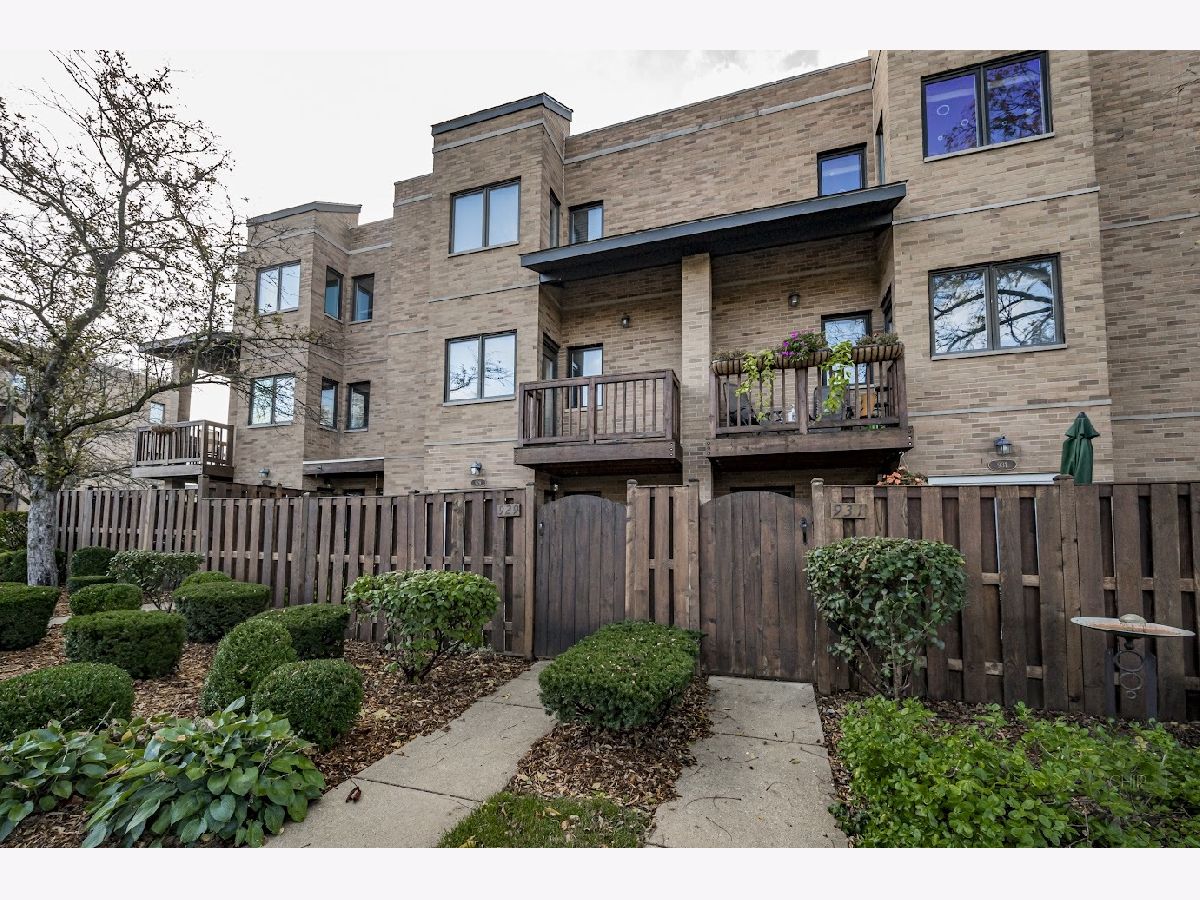 Condominiums Sold Lisle Place Lisle Illinois, 929 Front