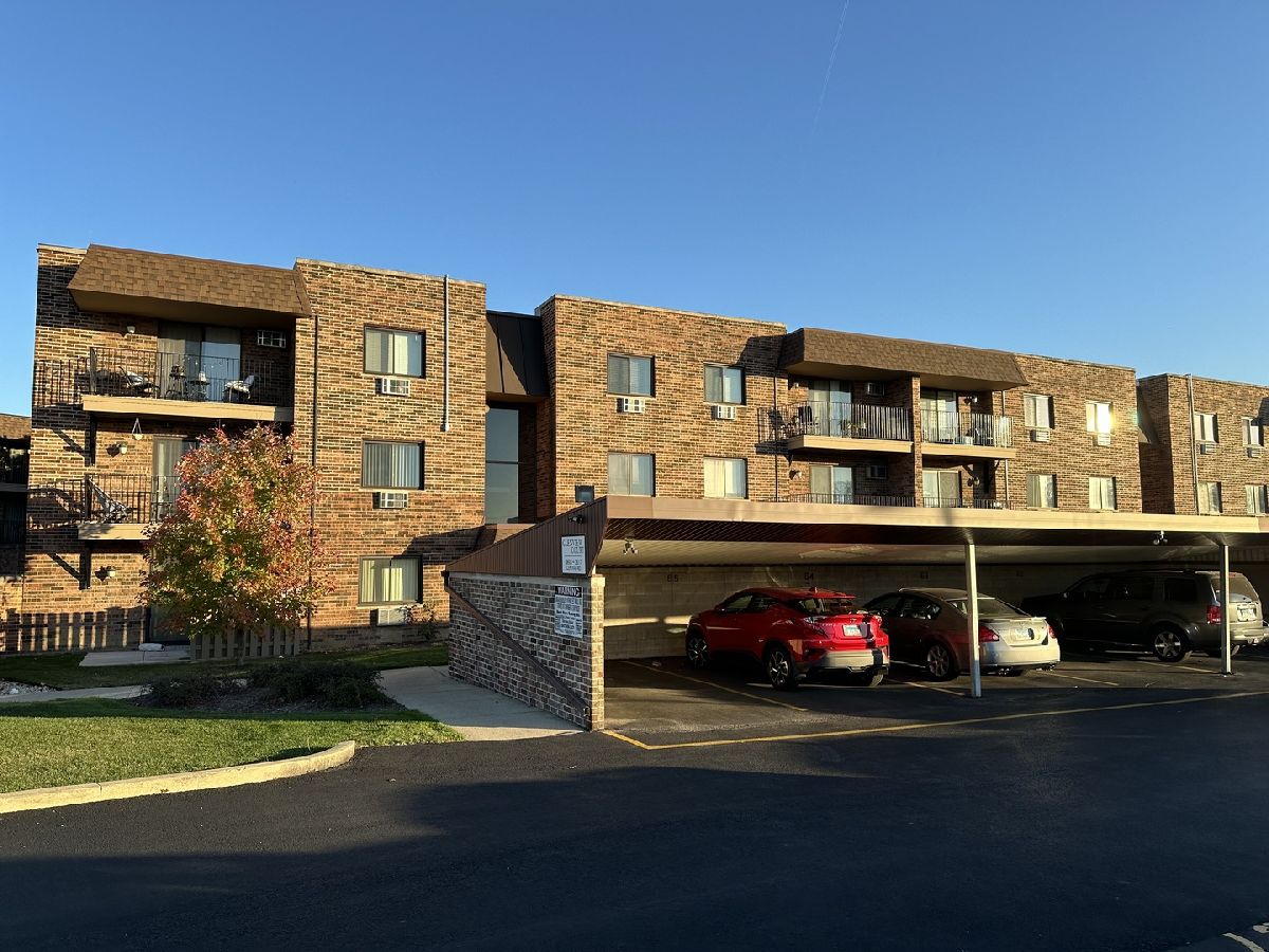 Condominiums & Homes Rented Glenview Courts Glenview Illinois, 3609 Central