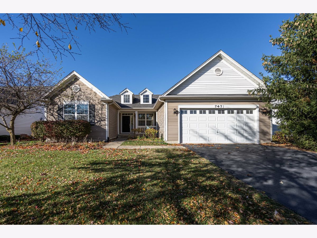 Homes & Condos & Townhomes Sold Steeplechase Oswego Illinois, 747 Bohannon