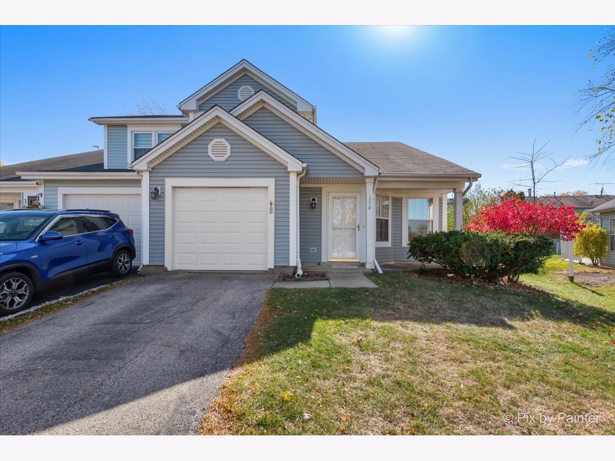 Townhomes & Homes Sold Hunters Crossing Carol Stream Illinois, 370 Trailside