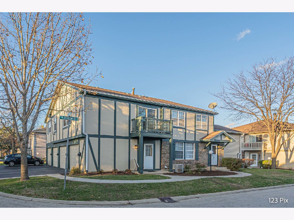 Townhomes & Condos Rented Westwood Vernon Hills Illinois, 111 Brookwood