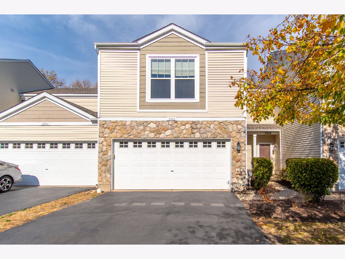 Townhomes & Condos Sold Blackstone Aurora Illinois, 3996 Blackstone