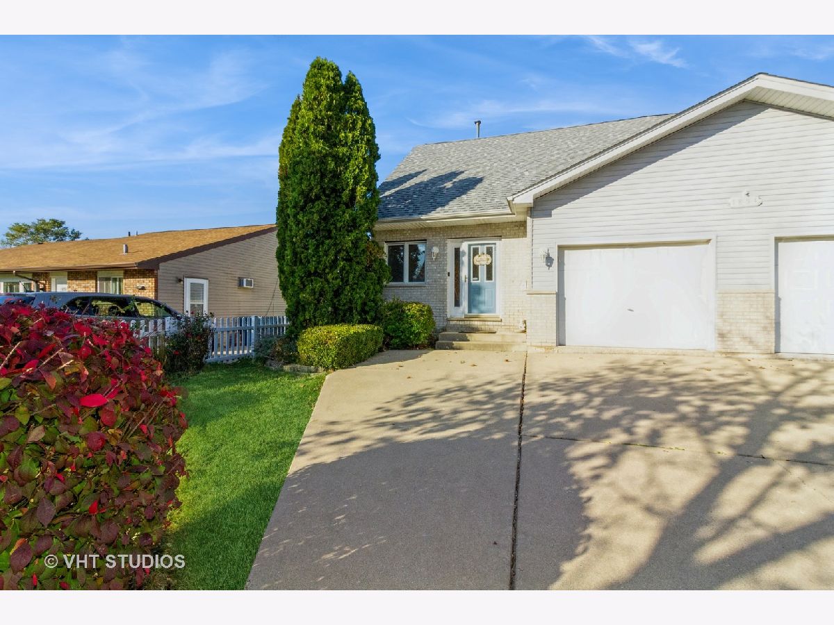 Homes & Condos & Townhomes Sold Raynor Hills Estate Crest Hill Illinois, 1854 Marlboro