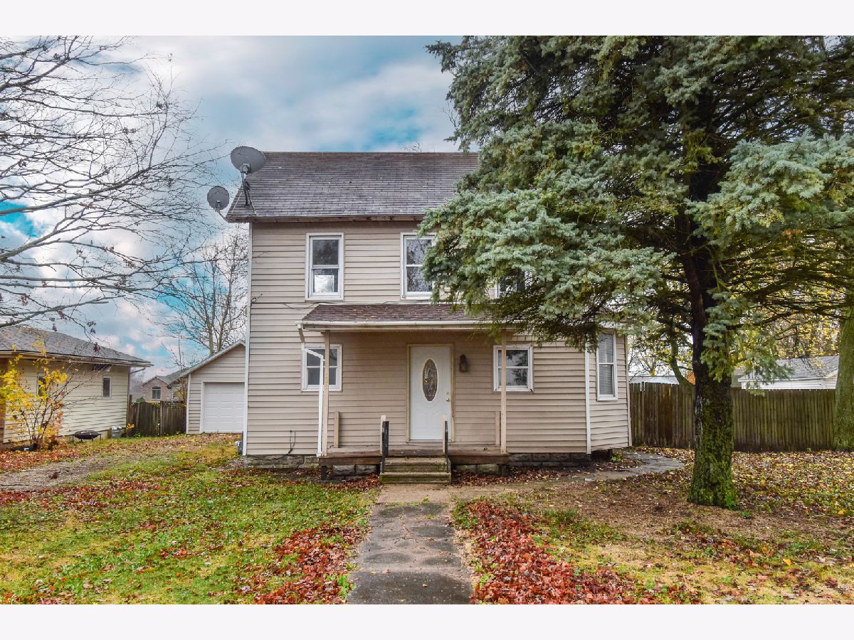  Sold Cornell Illinois, 705 Prairie