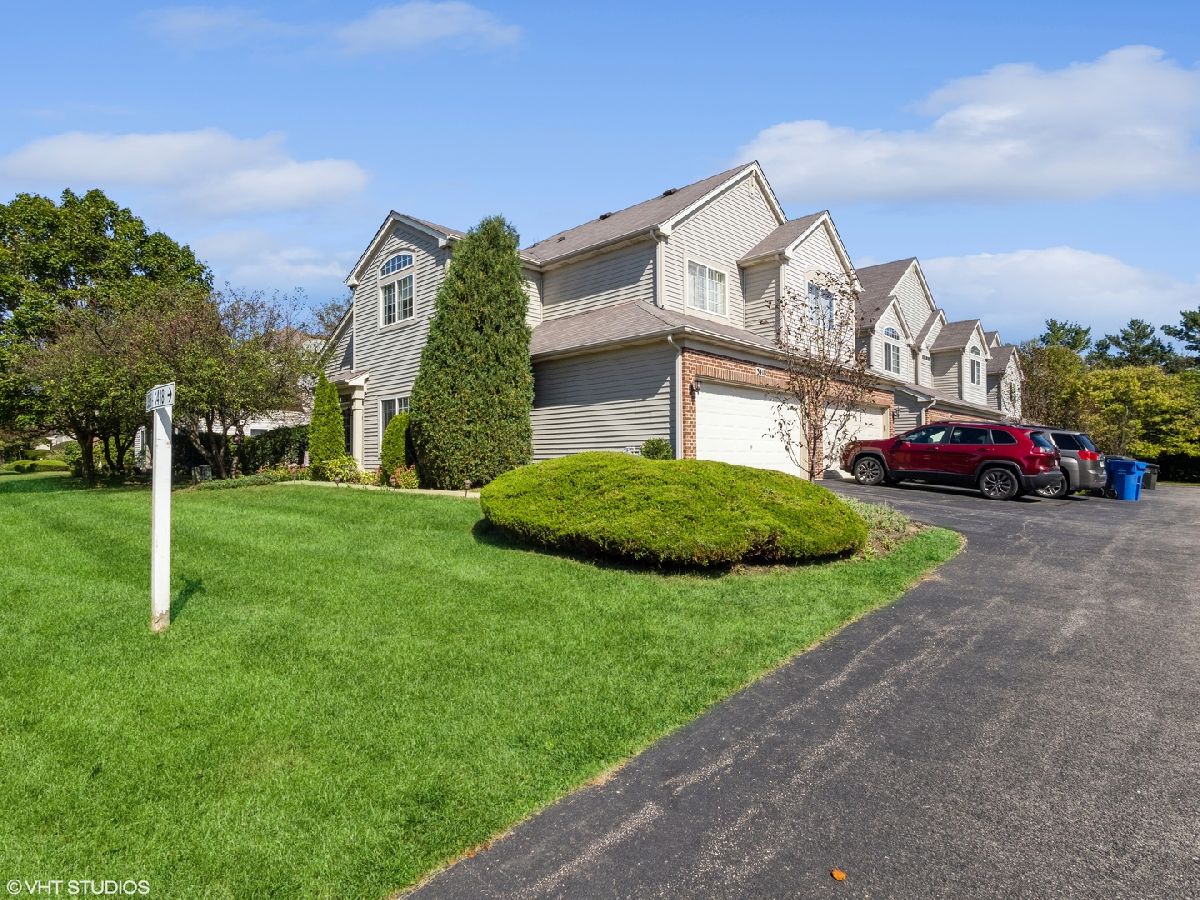 Townhomes & Condos & Homes Sold Shenandoah Carpentersville Illinois, 3418 Blue Ridge