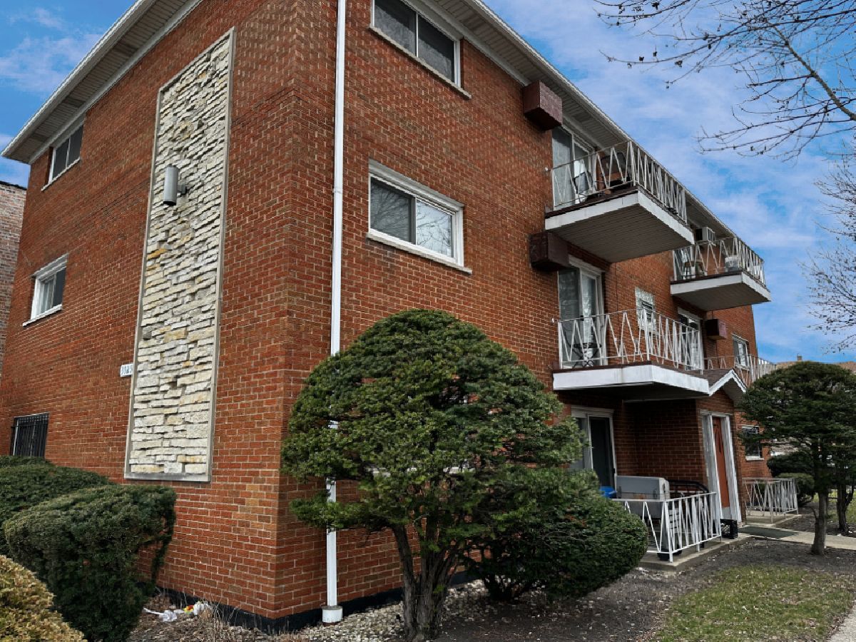 Rented Chicago Illinois, 3925 47th