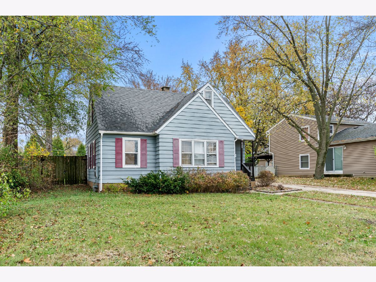  Sold Round Lake Heights Illinois, 828 Tomahawk