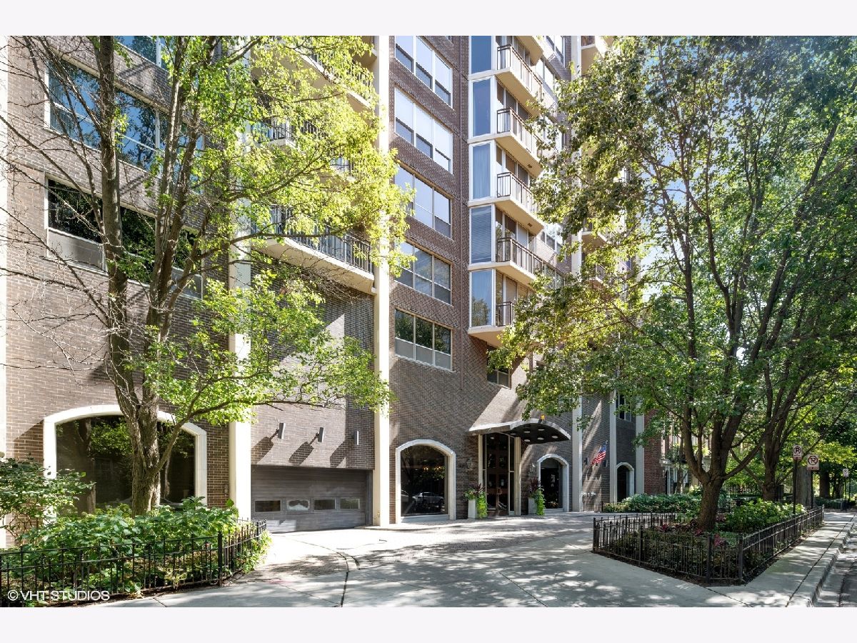 Condominiums Sold Park Astor Chicago Illinois, 1515 Astor