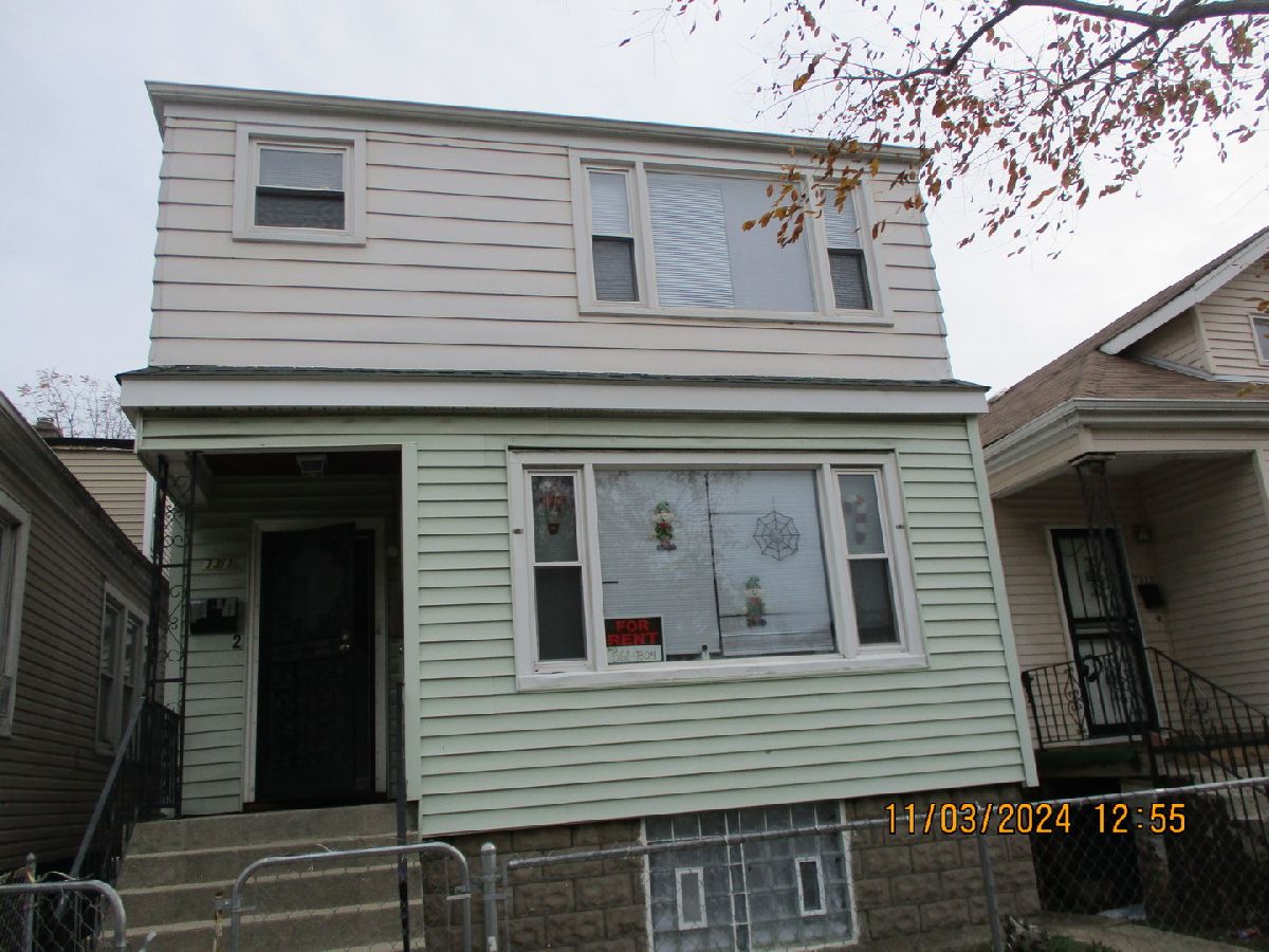 Rented Chicago Illinois, 7311 Paulina