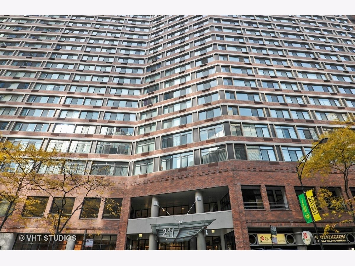 Condominiums Sold Grand Ohio Chicago Illinois, 211 Ohio