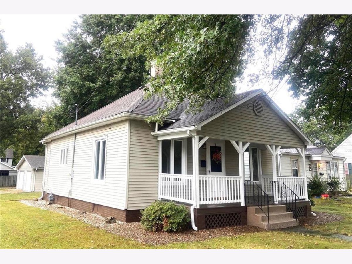 Sold Taylorville Illinois, 901 Elm