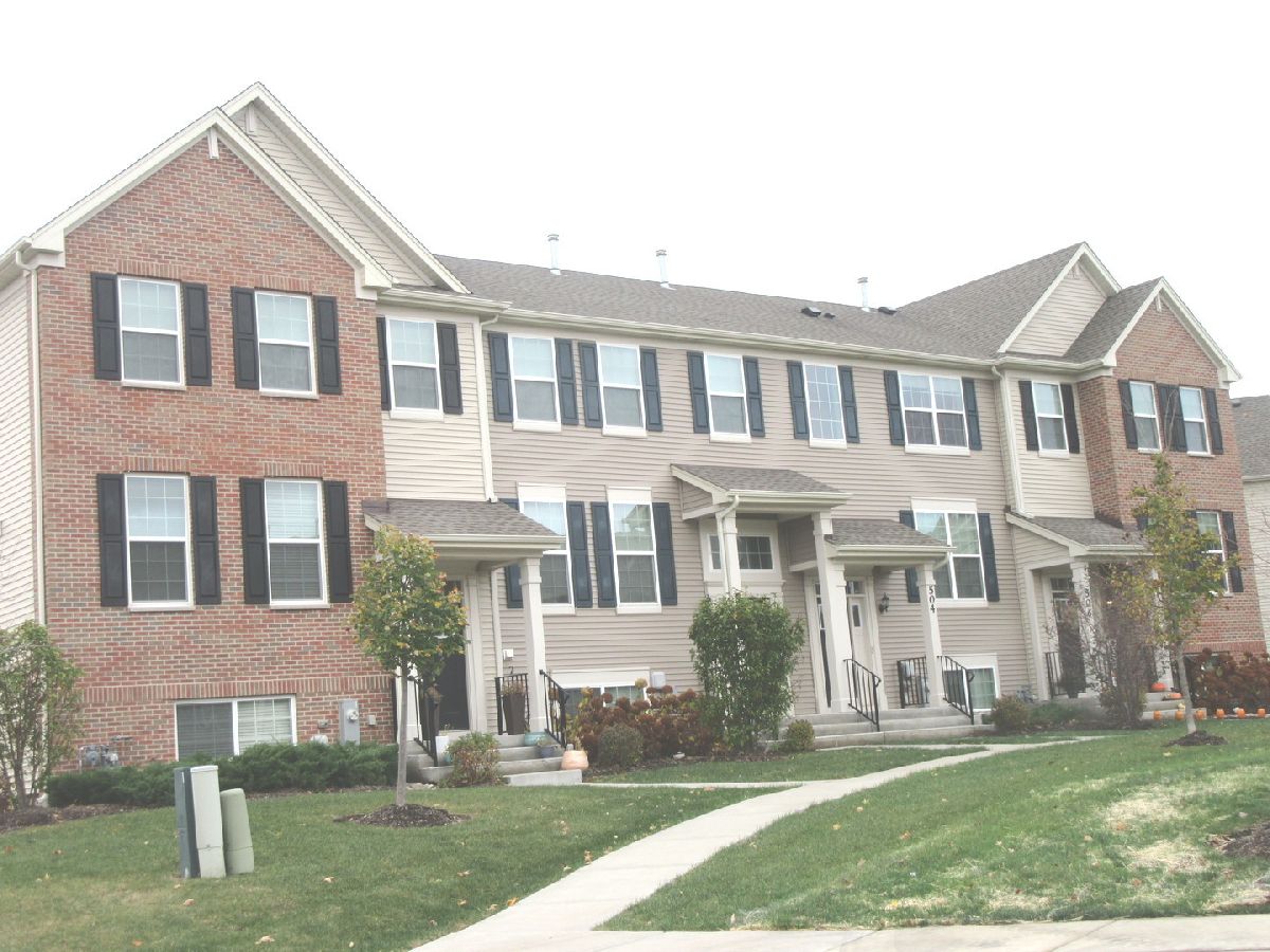 Condos & Townhomes Sold Seasons At Southbury Oswego Illinois, 504 Creek
