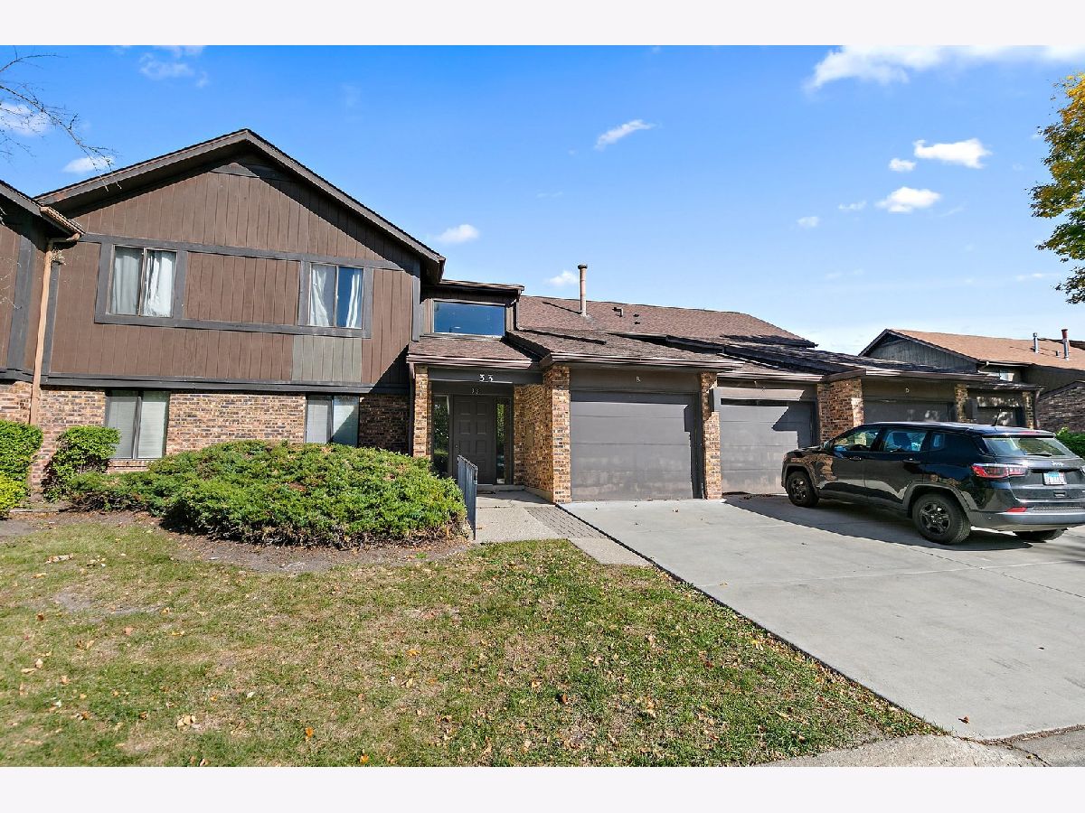 Homes & Condominiums Sold Century Oaks West Elgin Illinois, 33 Creekside