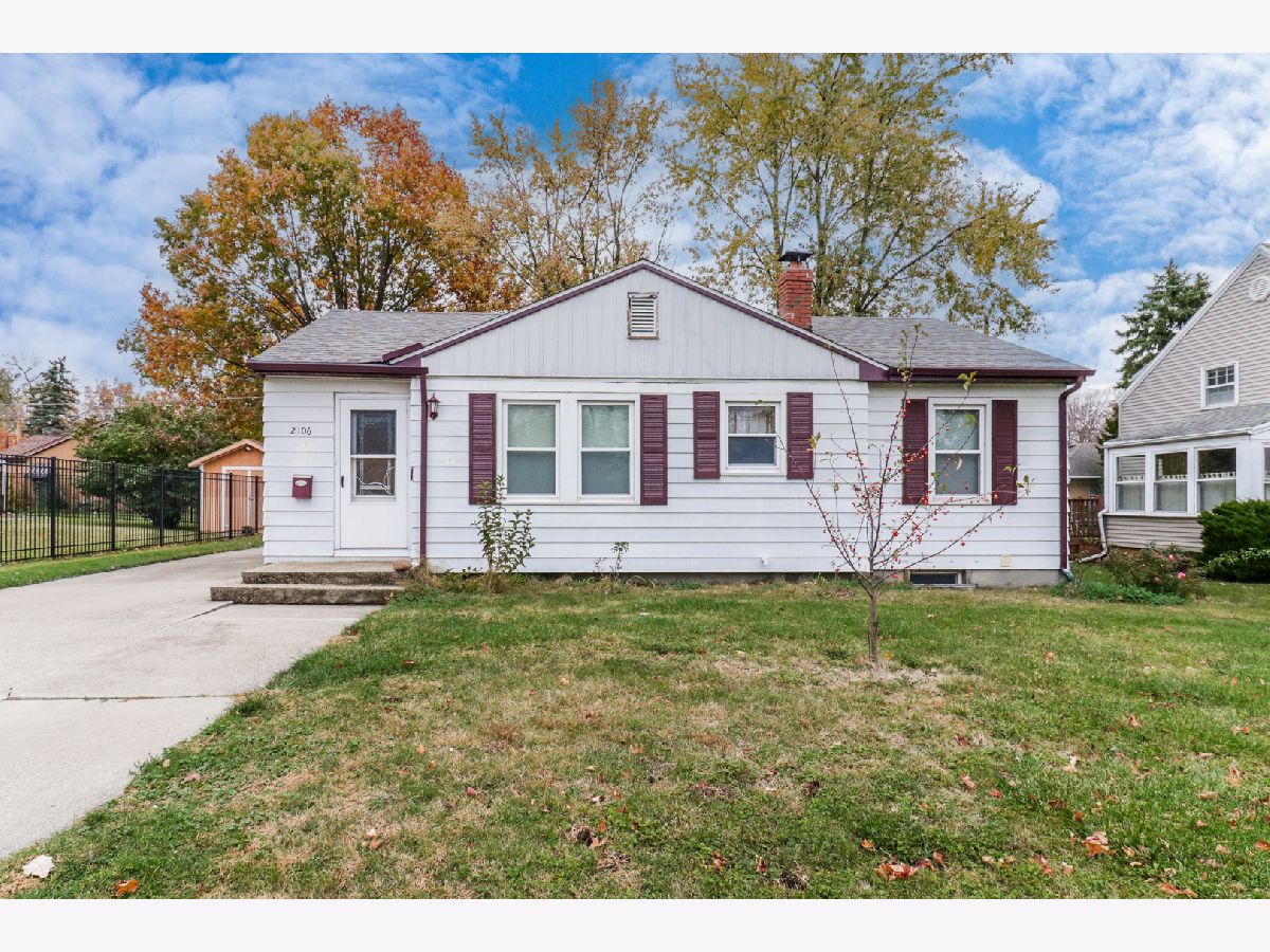 Homes Sold Eastgate Bloomington Illinois, 2106 Oakland