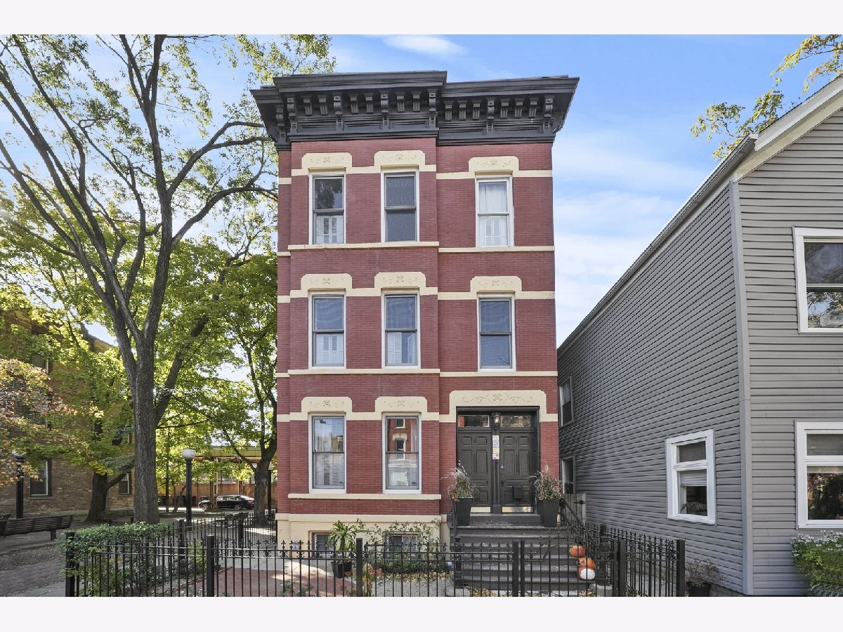 Condominiums & Homes Sold Depaul Chicago Illinois, 1900 Bissell