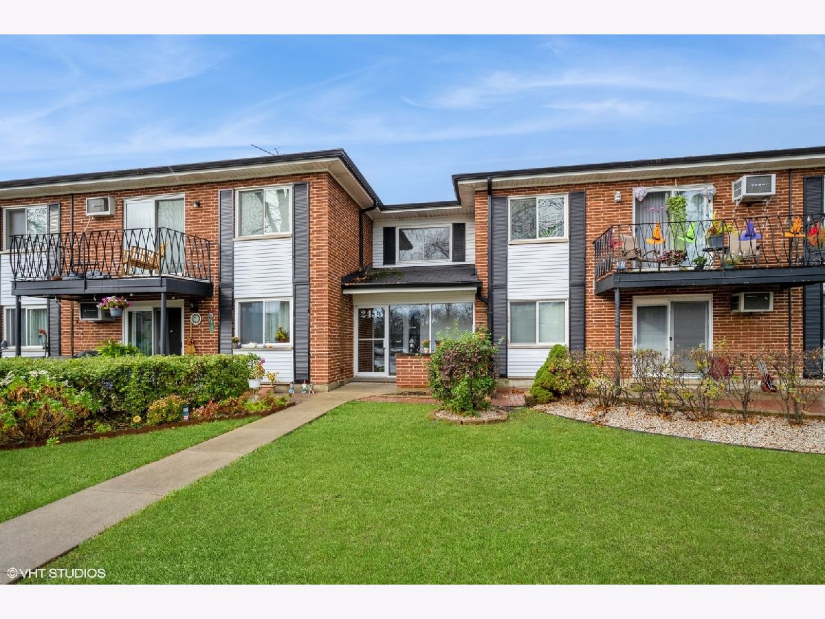 Condominiums Sold Brandenberry Park Arlington Heights Illinois, 2435 Brandenberry
