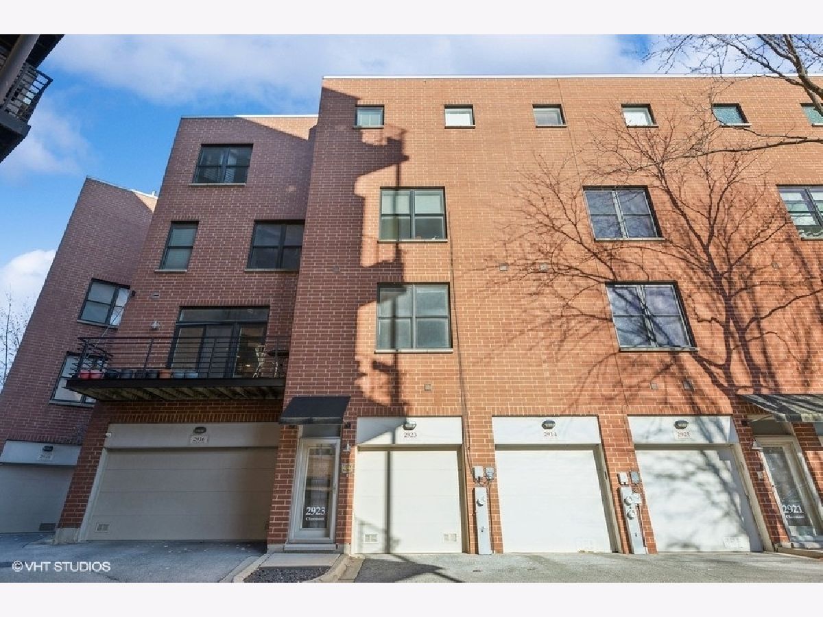 Townhomes & Condos Sold Riverwalk Townhomes Chicago Illinois, 2923 Claremont