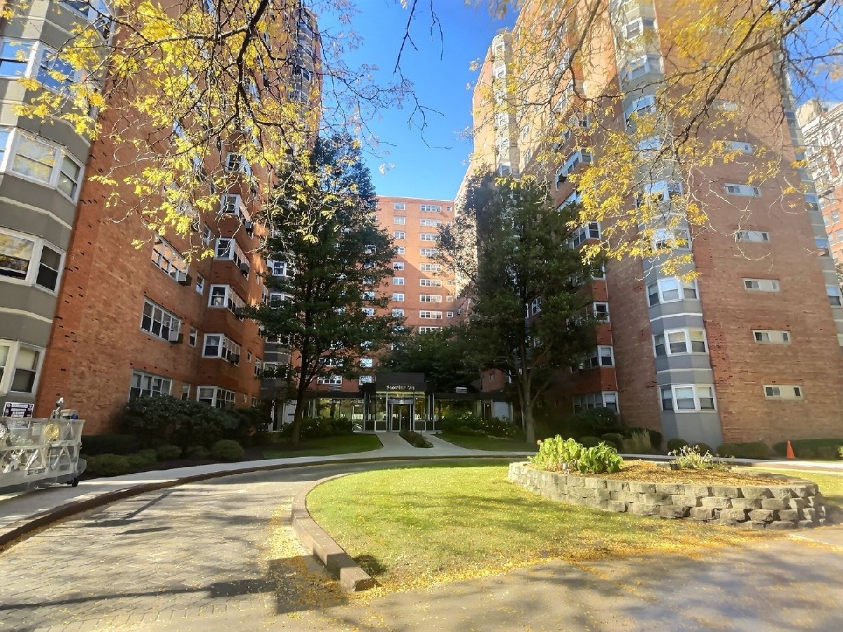 Condominiums Sold Shoreline Park Chicago Illinois, 4970 Marine