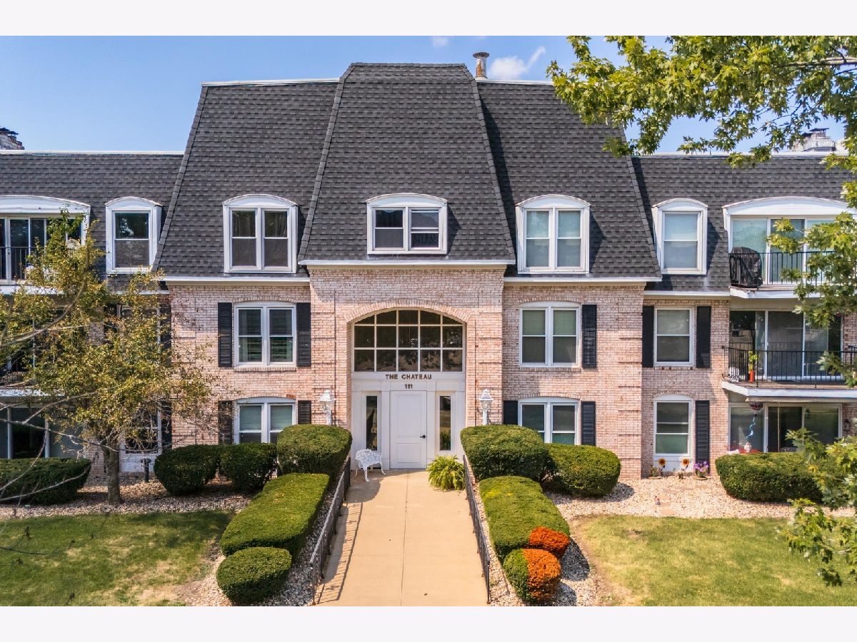 Condos & Townhomes Sold Chateaus Bloomington Illinois, 111 Rust