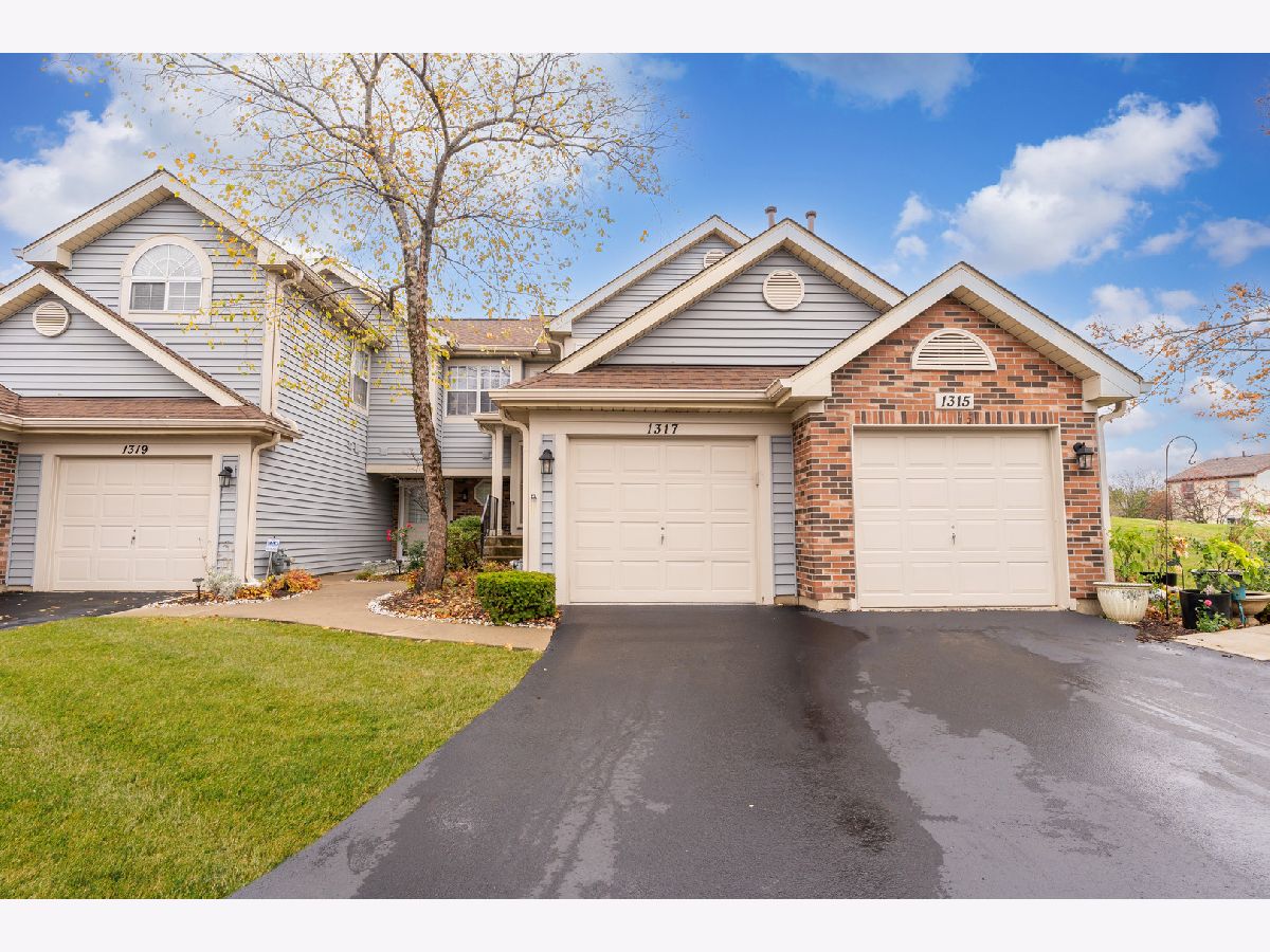 Townhomes & Condos Sold Bennington On The Lake Carol Stream Illinois, 1317 Coldspring