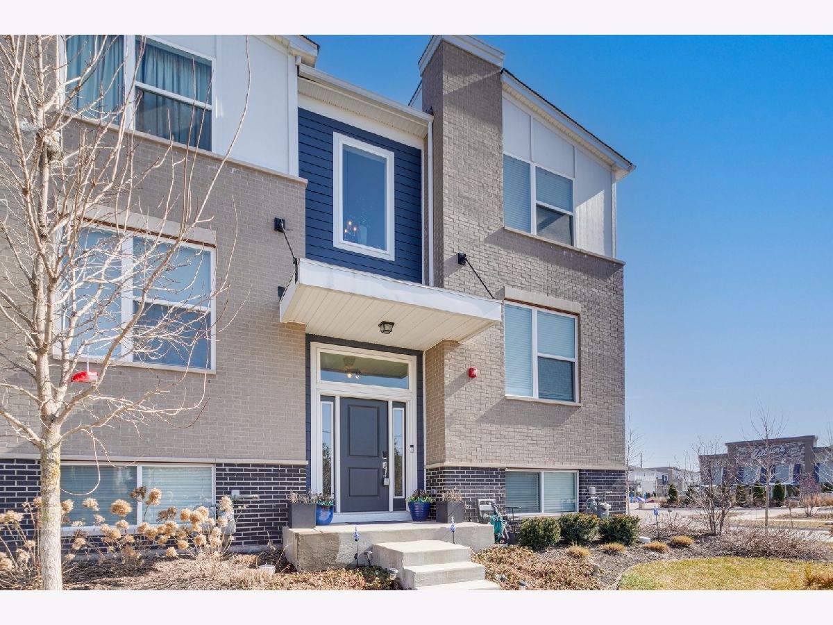 Condos & Townhomes Rented Everton Warrenville Illinois, 3s530 Cambridge