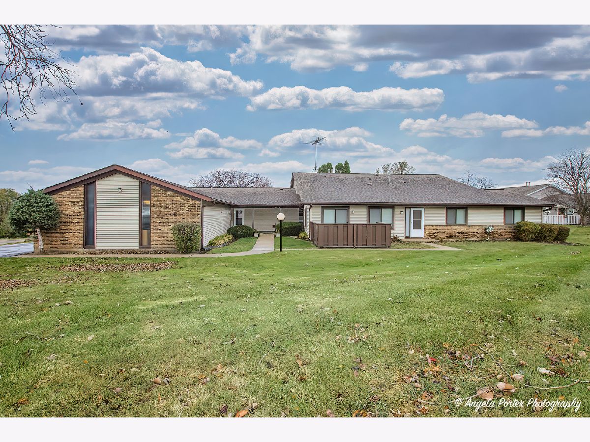 Condos & Townhomes & Homes Sold Waters Edge Mchenry Illinois, 5202 Winslow