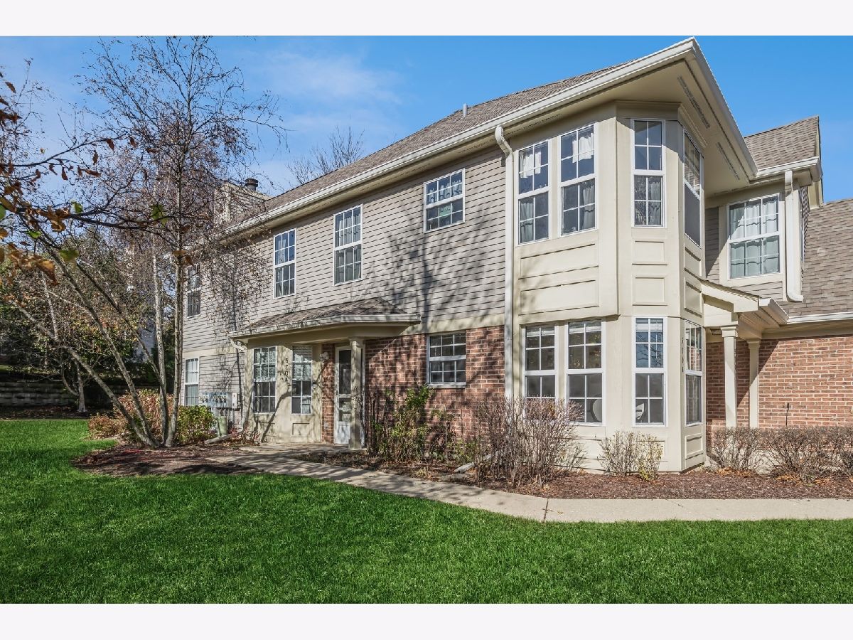 Townhomes & Condos & Homes Sold Essex Village Crystal Lake Illinois, 570A Portsmith
