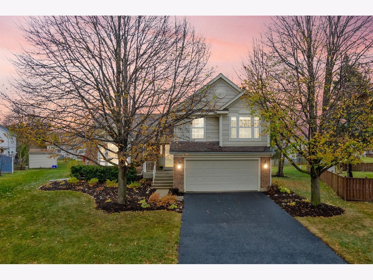 Townhomes & Condos & Homes Sold Mayfair Station Hanover Park Illinois, 2130 Baldwin
