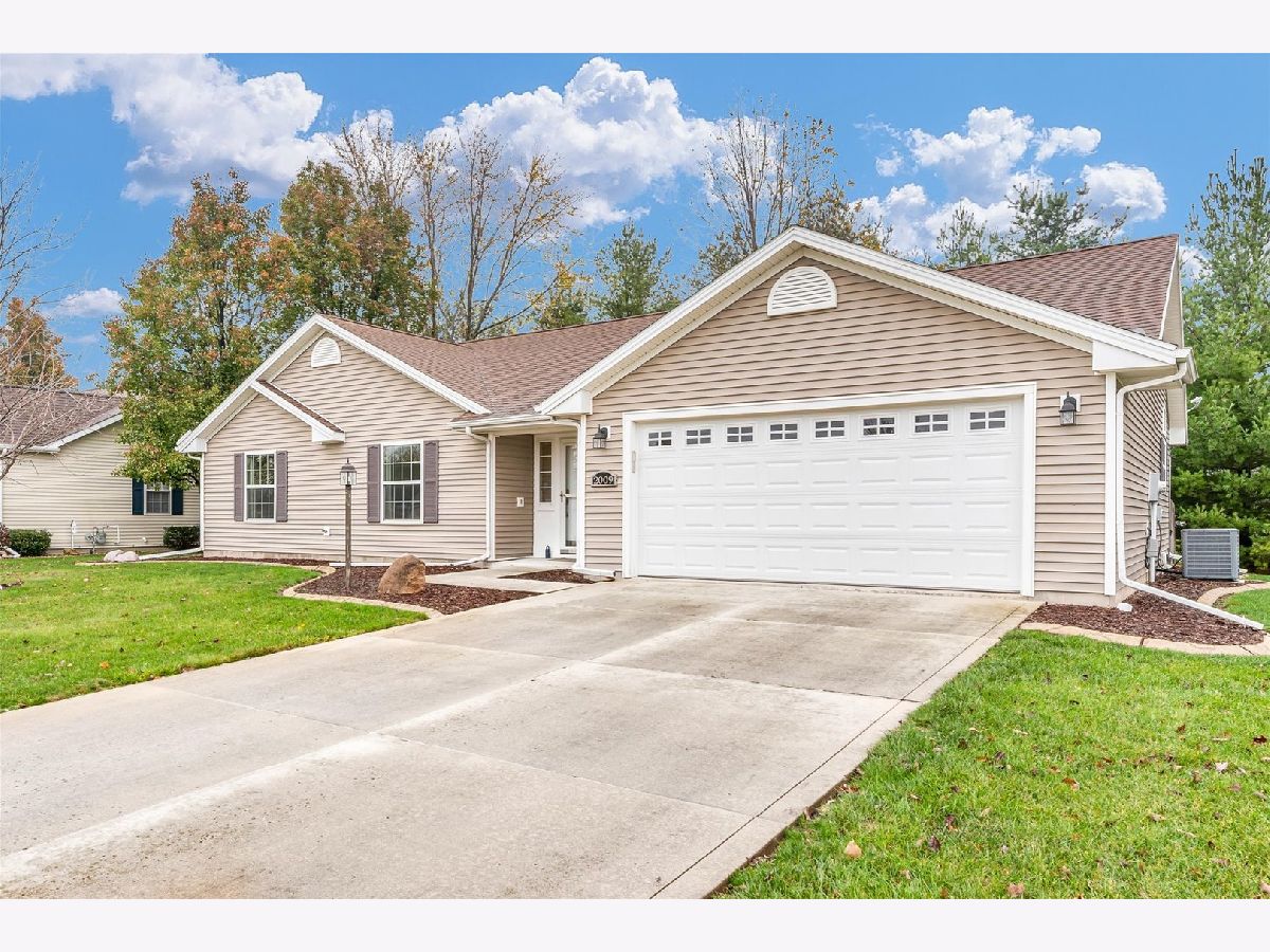 Homes Sold Appletree Monticello Illinois, 2009 Jonathon