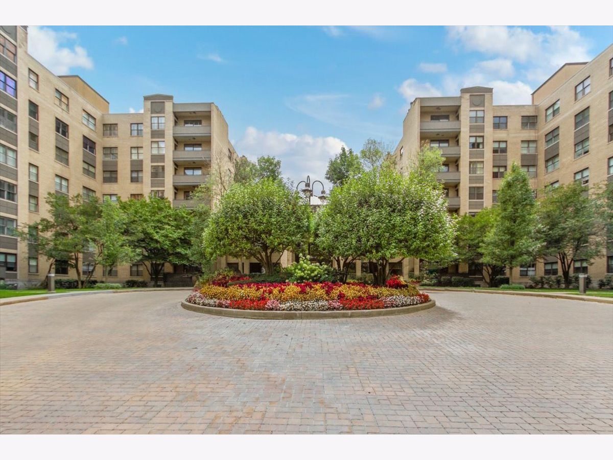 Condominiums Sold Barclay Place Lincolnwood Illinois, 4545 Touhy