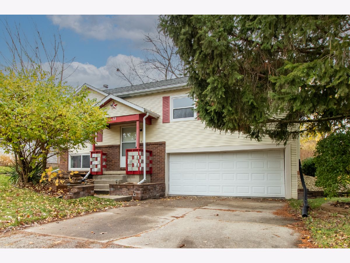 Homes & Condos & Townhomes Sold Oakwoods Bloomington Illinois, 12 Timber View