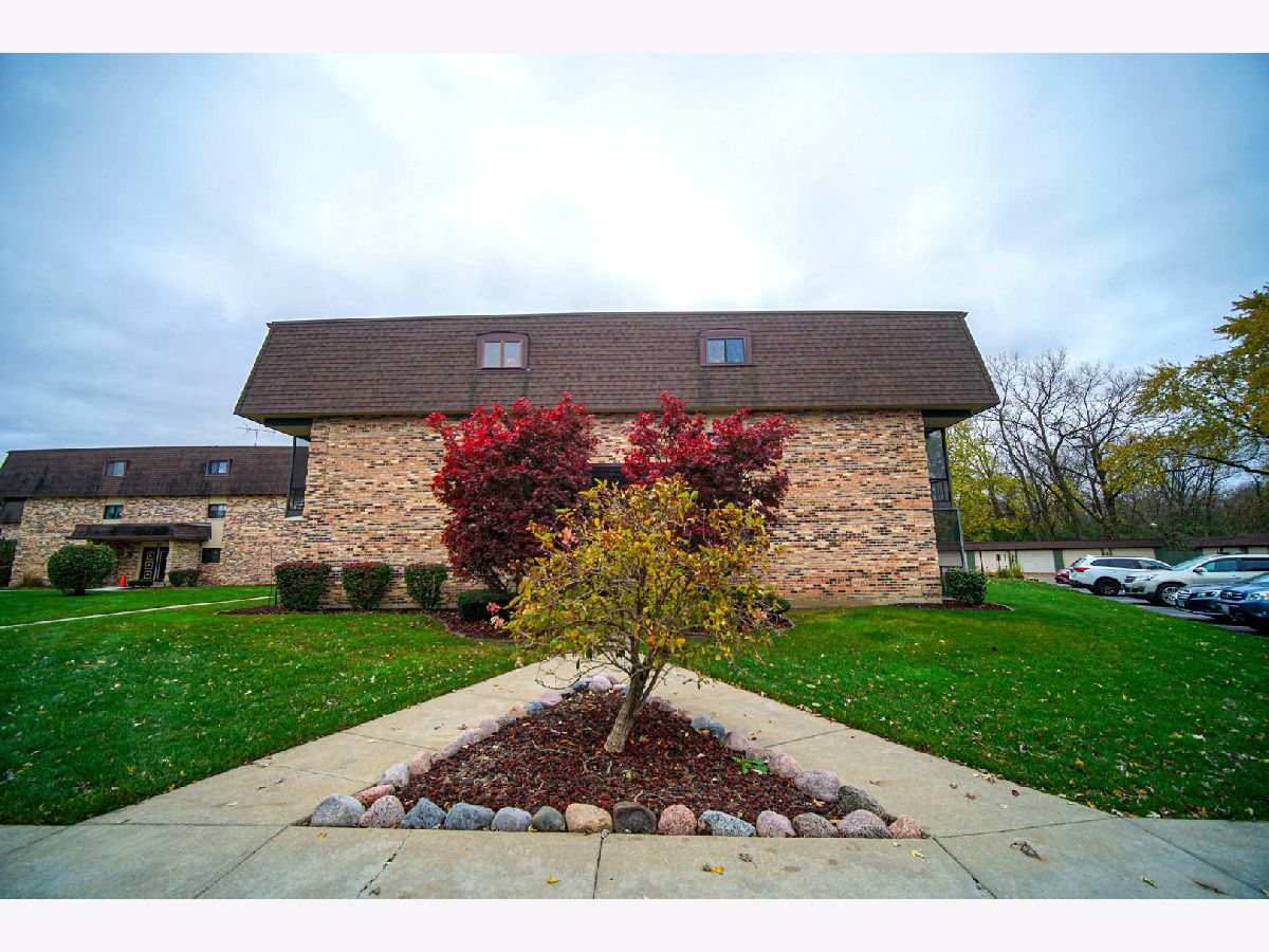 Condominiums Sold Woods Edge Palos Hills Illinois, 9184 South