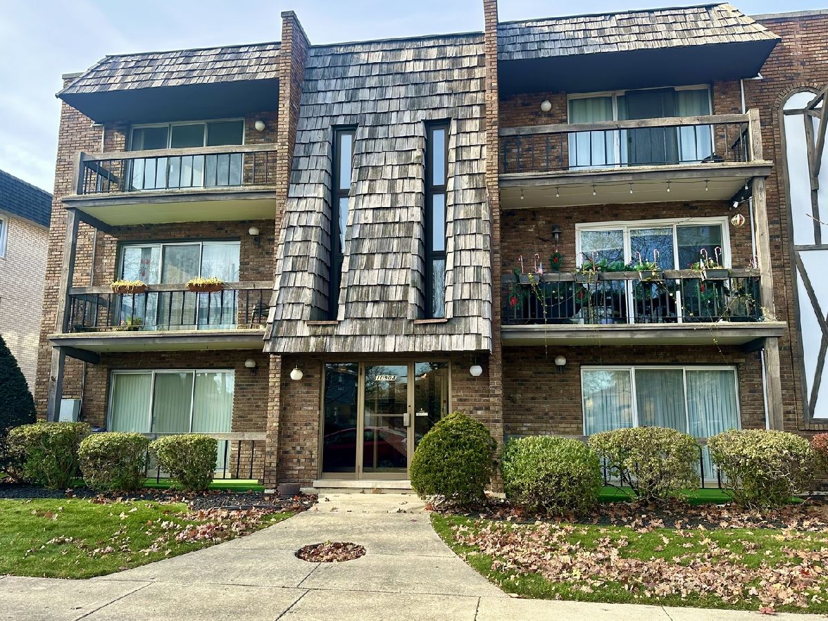 Condos & Townhomes Sold Kilpatrick Condominium Oak Lawn Illinois, 10904 Kilpatrick